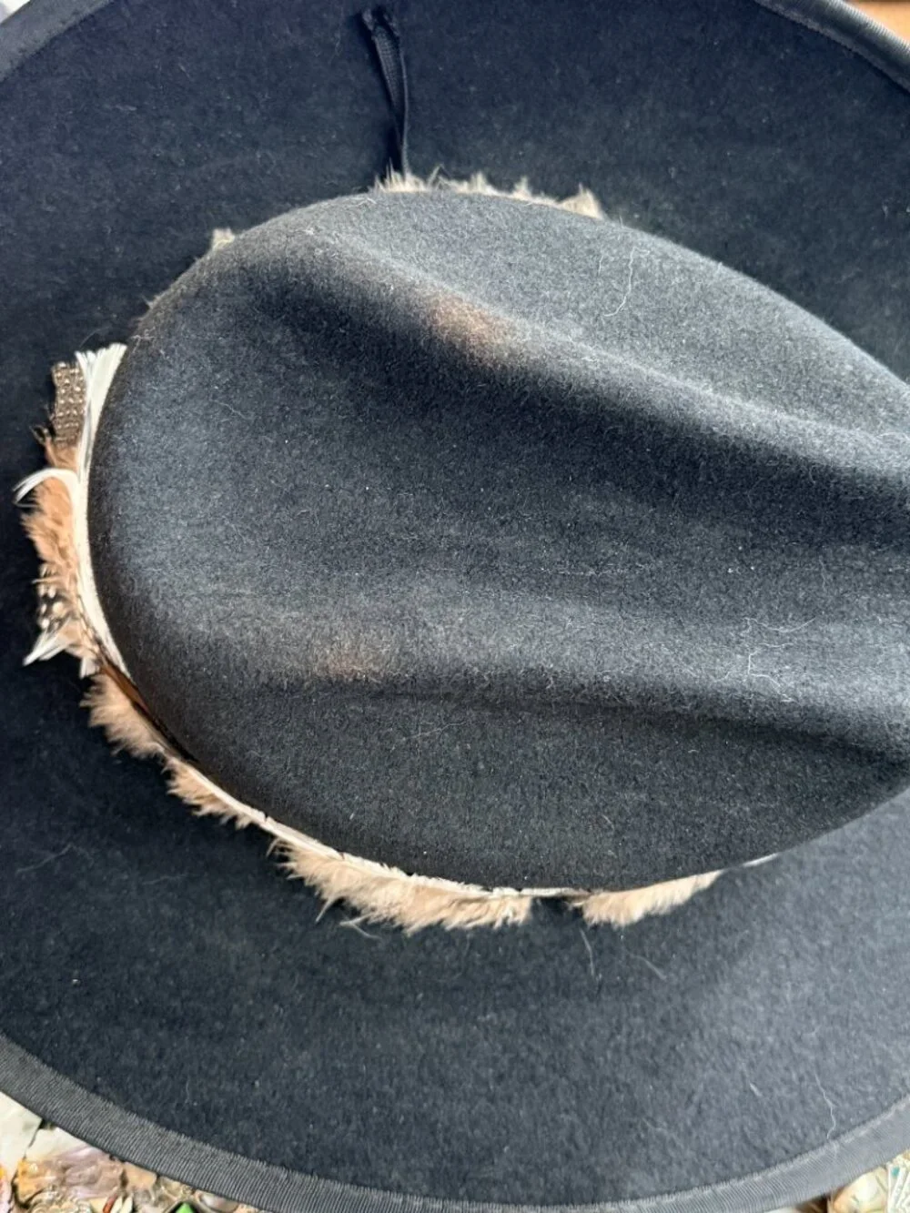 C. 1970s Smithbult Black Wool Cowboy Western Hat Feather Band 7 1/4